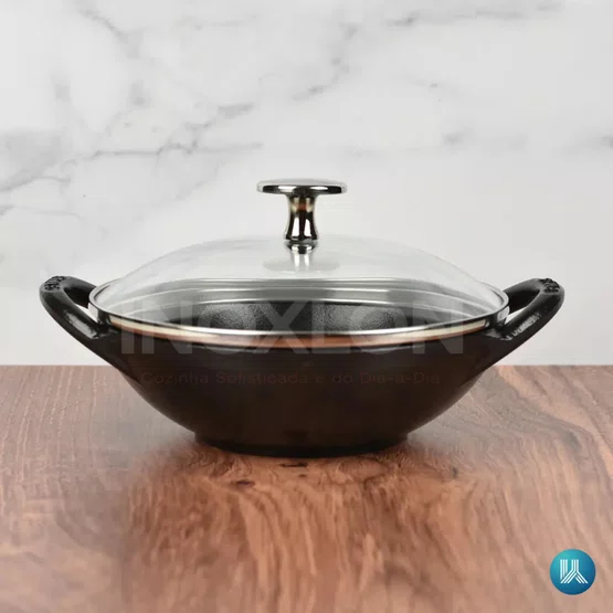 Baby Staub Wok com Tampa de Vidro New Preto Ferro Fundido 16cm