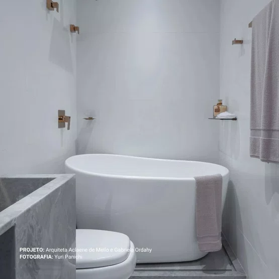 Banheira de Imersão Embaú Glossy White Moderna 130x80x75 Immersi