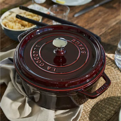 Caçarola Redonda em Ferro Fundido La Cocotte Staub 22cm 2,6L - Vermelho Granada