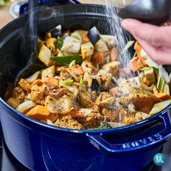Caçarola Redonda Staub Ferro Fundido Feito na França Azul Marinho 28cm