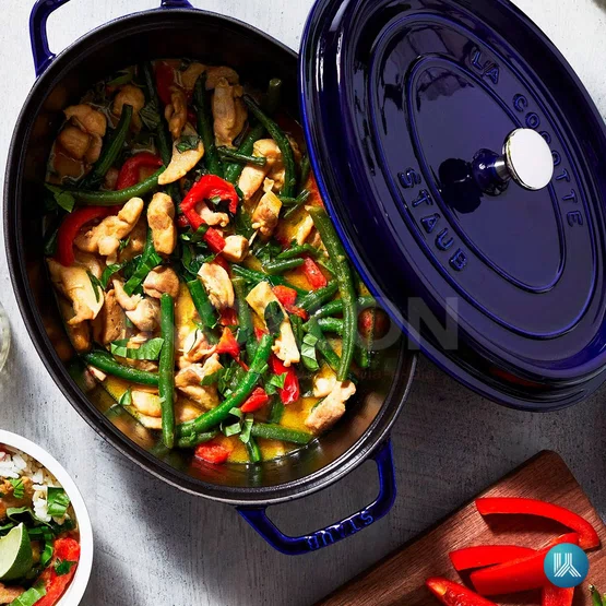 Caçarola Staub Oval Ferro Fundido Feito na França Azul Marinho 23 cm