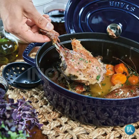 Caçarola Staub Oval Ferro Fundido Feito na França Azul Marinho 23 cm