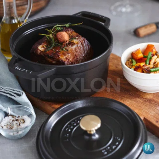 Caçarola Staub Redonda Ferro Fundido Feito na França Preto 22 cm