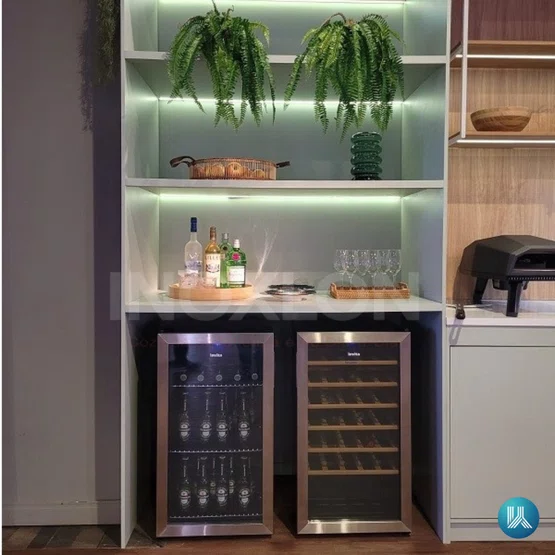 Cervejeira Com Porta de Vidro e Inox Invita 85L