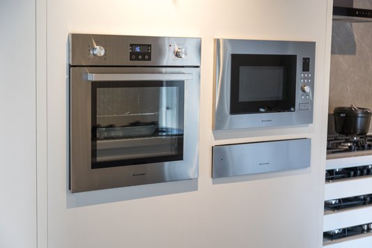 Combo Elettromec Coifa Milano Ilha 90cm + Torre Forno Elétrico e Micro-ondas Luce + Cooktop Quadratto 90 6 Queimadores
