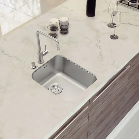 Cuba de Embutir Anti-ruído Dora Tramontina 34 BL R6 com Escape Aço Inox Escovado