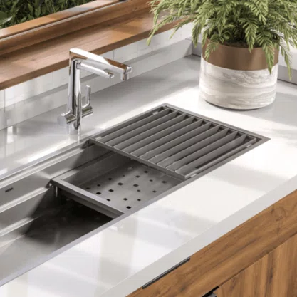 Bandeja Profunda Perfurada Deslizante Mekal em Inox para Workstation