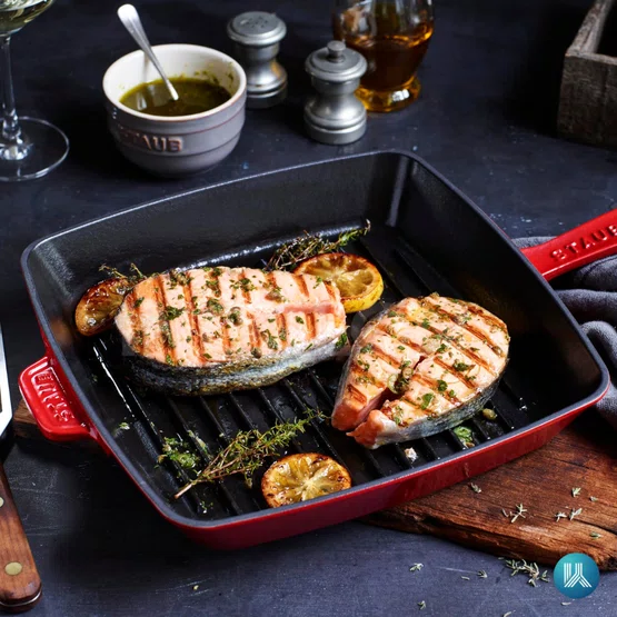 Grelha Staub Premium Quadrada Ferro Fundido Feita na França Cereja 26cm