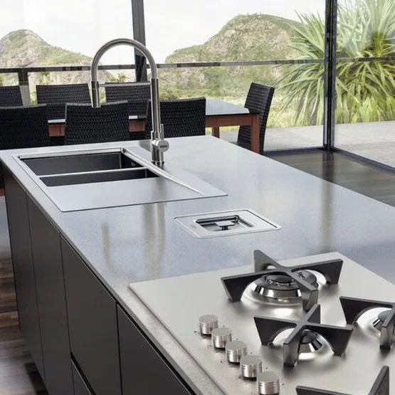 Lixeira de Embutir Clean Square 5 Litros com Tampa Quadrada em Aço Inox