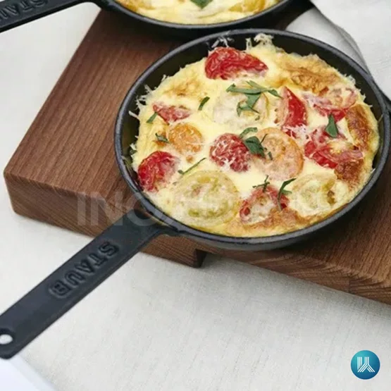 Mini Frigideira Staub Redonda com Cabo Ferro Fundido Preto 12cm