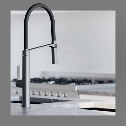 Misturador Monocomando Docol Doc Inox Escovado Com Mangueira Preta