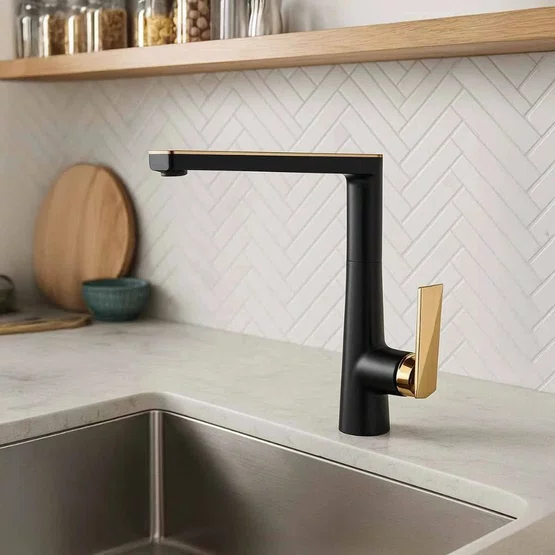 Misturador Monocomando Kromma Gourmet Classic Preto e Dourado para Cozinha ou Lavatório