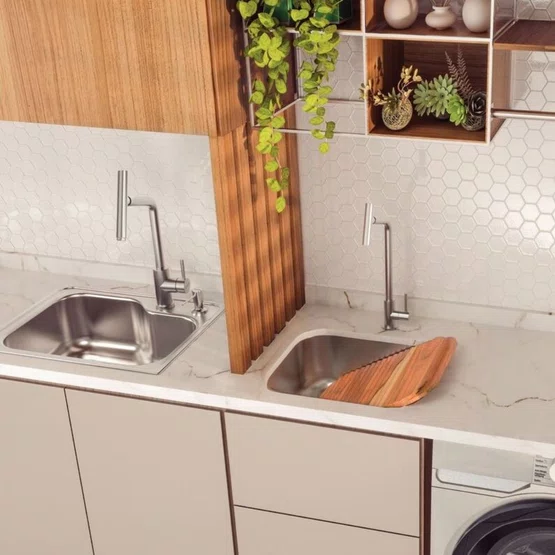 MIsturador Monocomando Versa Tramontina com Bica Articulada em Inox