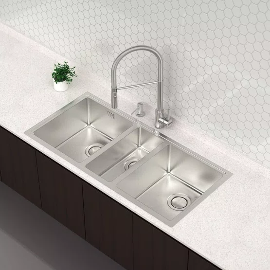 MIsturador Monocomando Versatile Tramontina com Bica Móvel em Aço Inox