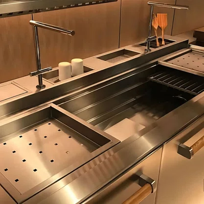 Bandeja Profunda Perfurada Deslizante Mekal em Inox para Workstation