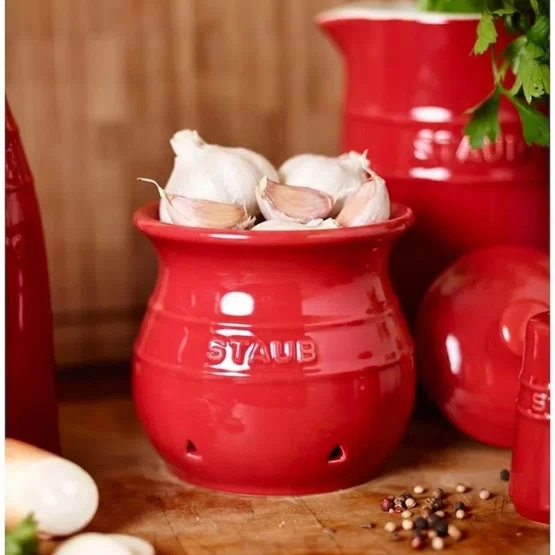 Porta Alho Staub em Cerâmica 11cm Vermelho Cereja