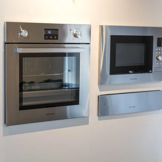 Torre Quente de Embutir Luce Elettromec Forno Multifunção 60cm + Micro-ondas 23L 220V
