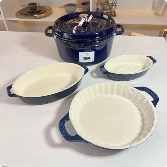 Travessa Oval em Cerâmica Staub 17cm Azul Marinho