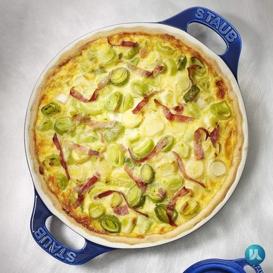 Travessa Premium Staub de Torta Redonda Ceramica Azul Marinho 24cm