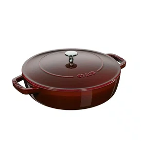 Caçarola Redonda Baixa Chistera Multifuncional em Ferro Fundido Staub 28cm - Vermelho Granada
