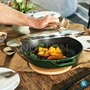 Caçarola Staub Wok com Tampa de Vidro Ferro Fundido Verde 30 cm